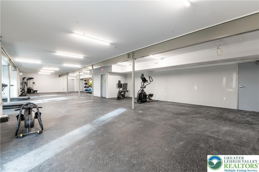 948 N Front Street - Photo 23