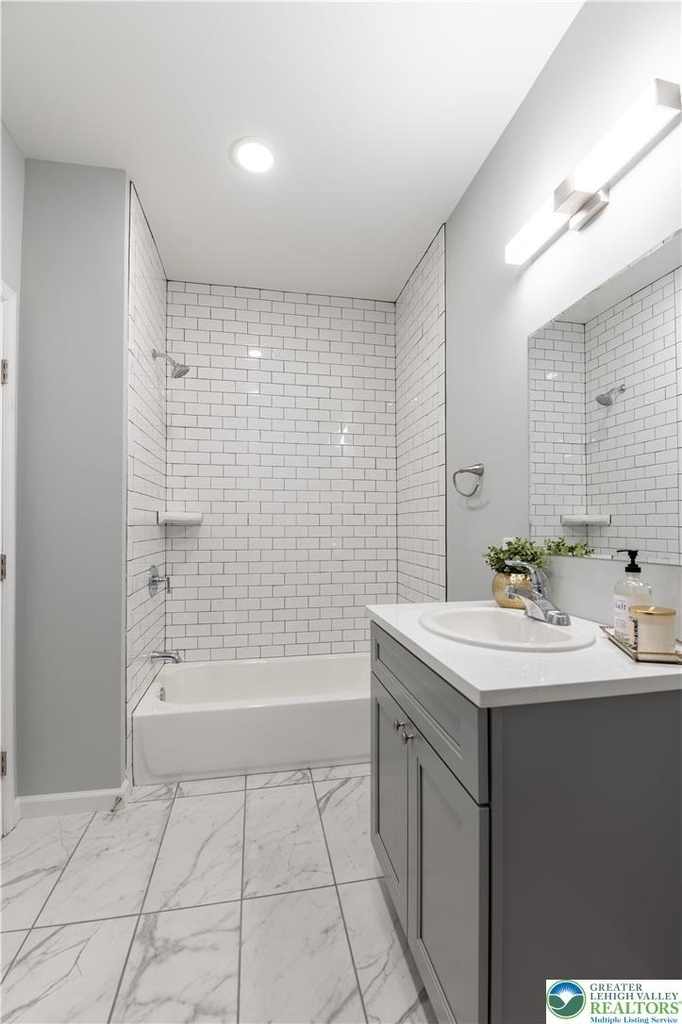 948 N Front Street - Photo 15