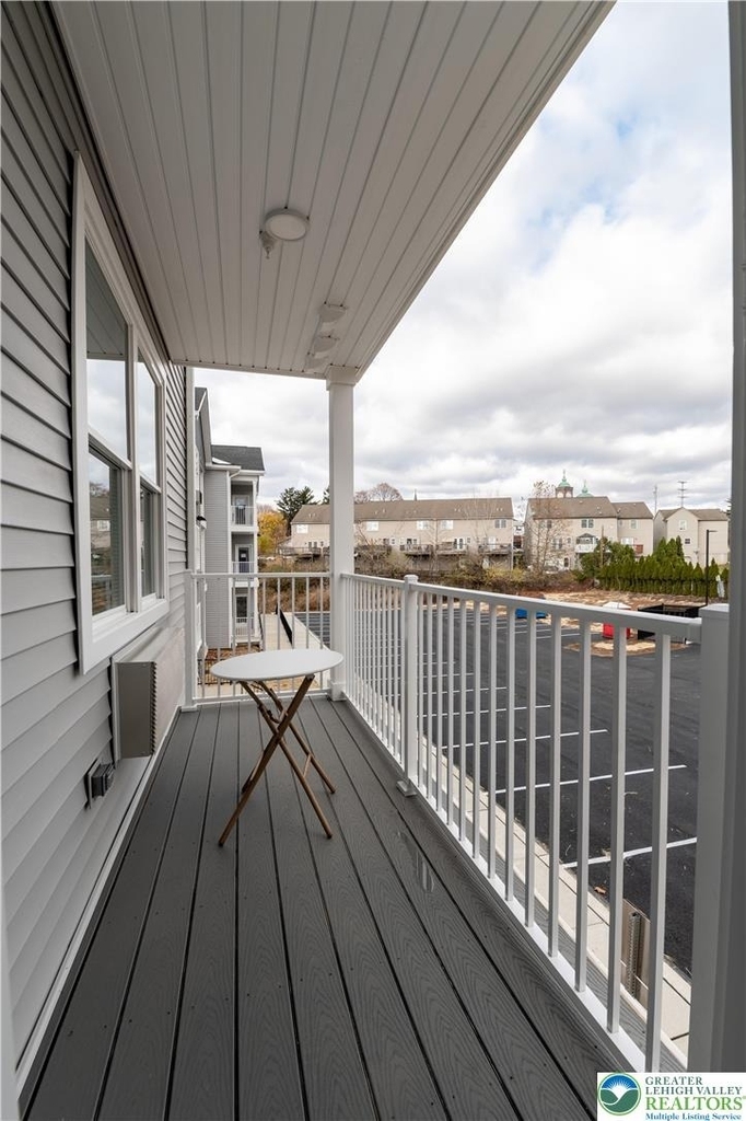 948 N Front Street - Photo 19