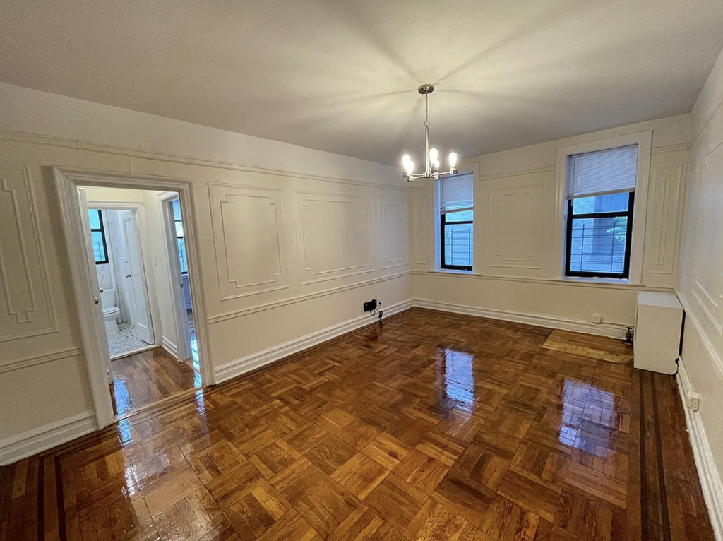 621 Crown Street - Photo 1