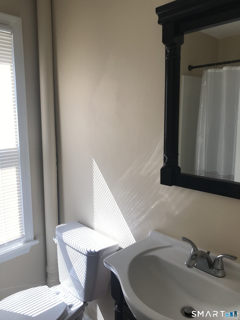 310 Connecticut Avenue - Photo 5