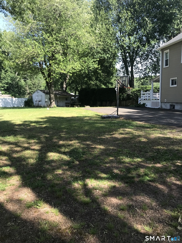 310 Connecticut Avenue - Photo 16