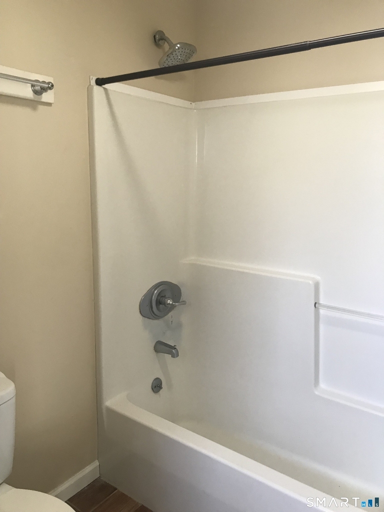 310 Connecticut Avenue - Photo 8