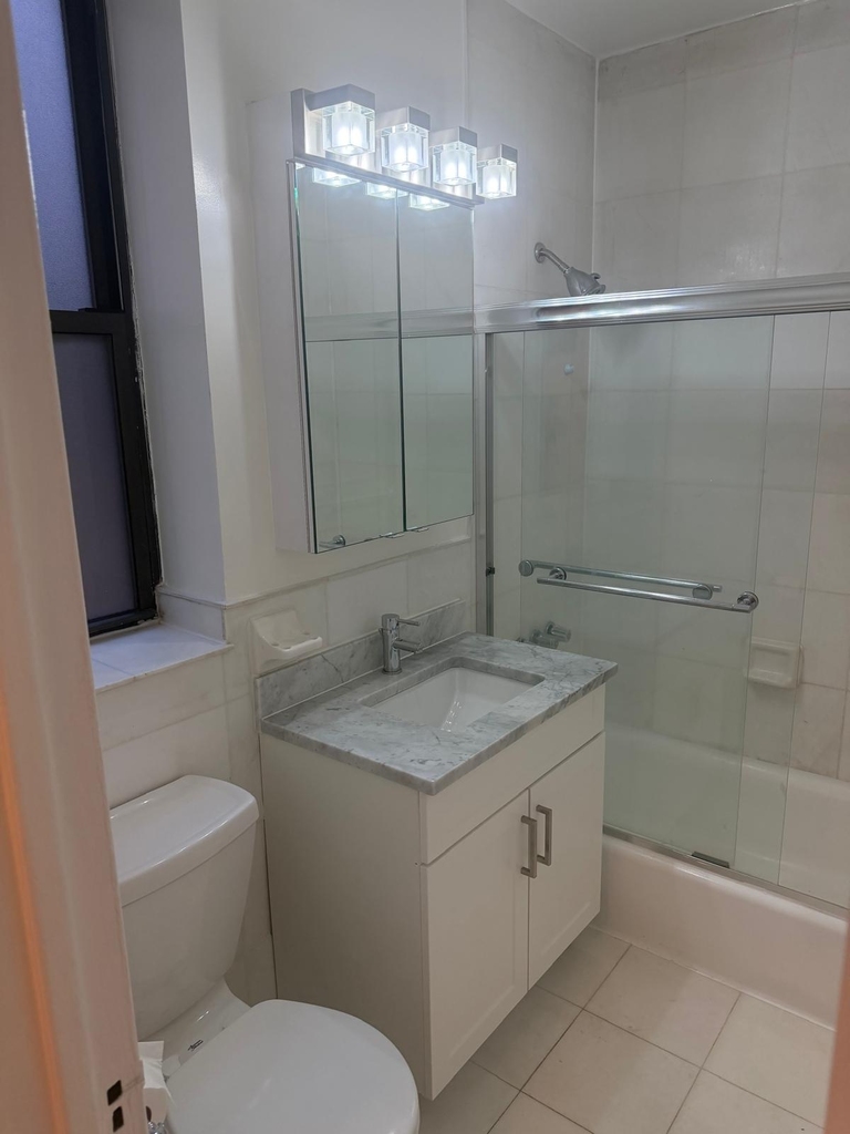 East 51st Street - Photo 2