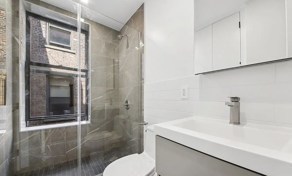 184 Claremont Avenue - Photo 8