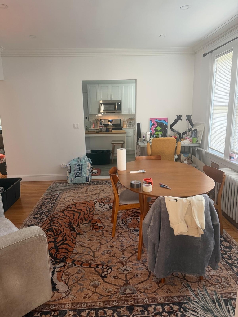 Courter Avenue - Photo 2