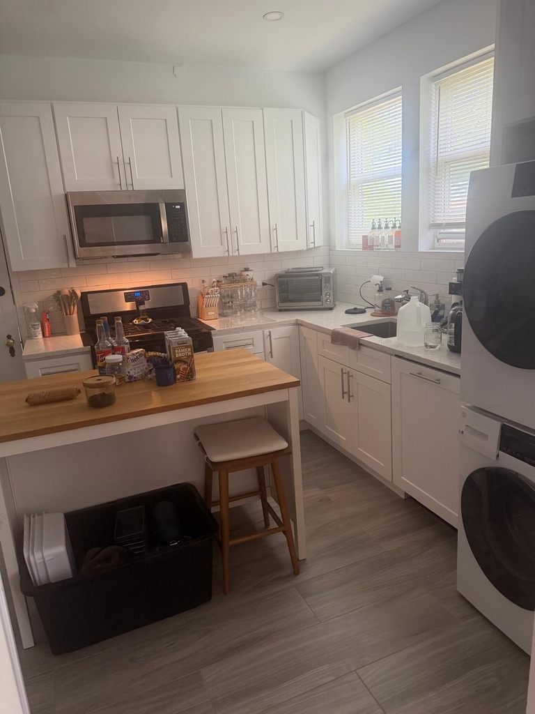 Courter Avenue - Photo 1