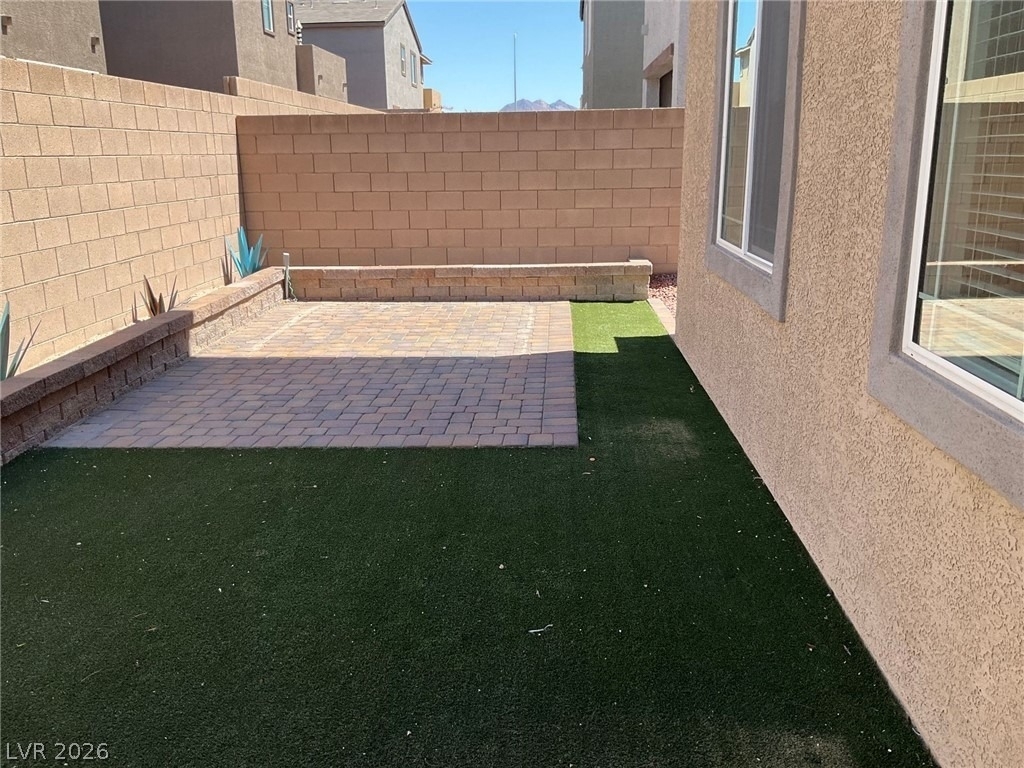 482 Daphne Terrace Street - Photo 5