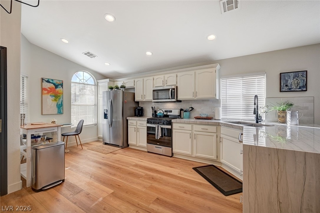 1808 Stablegate Avenue - Photo 3