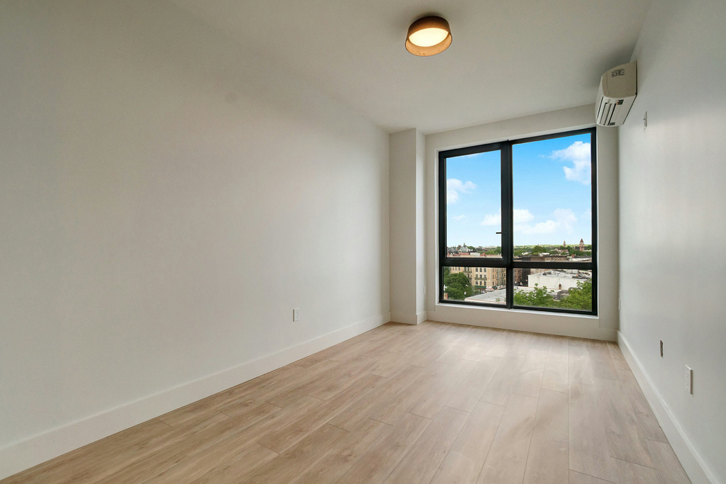 11 Herkimer Street - Photo 2