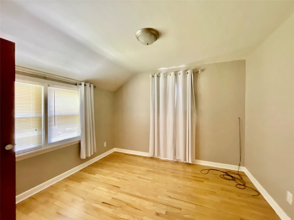 2727 Hall Street - Photo 4