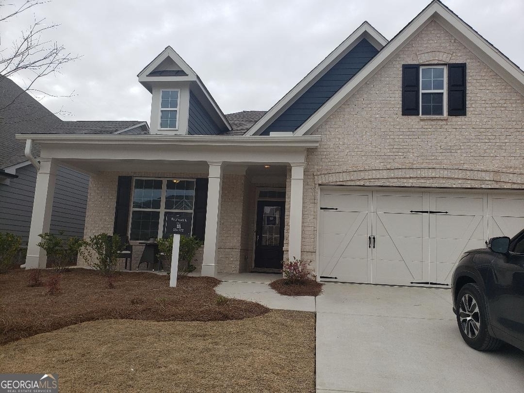 477 Barlow Place - Photo 0