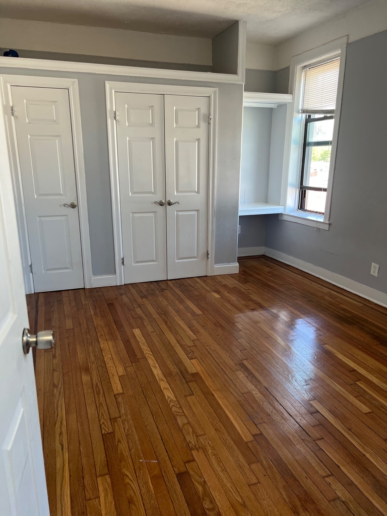 7022 Ridge Boulevard - Photo 1