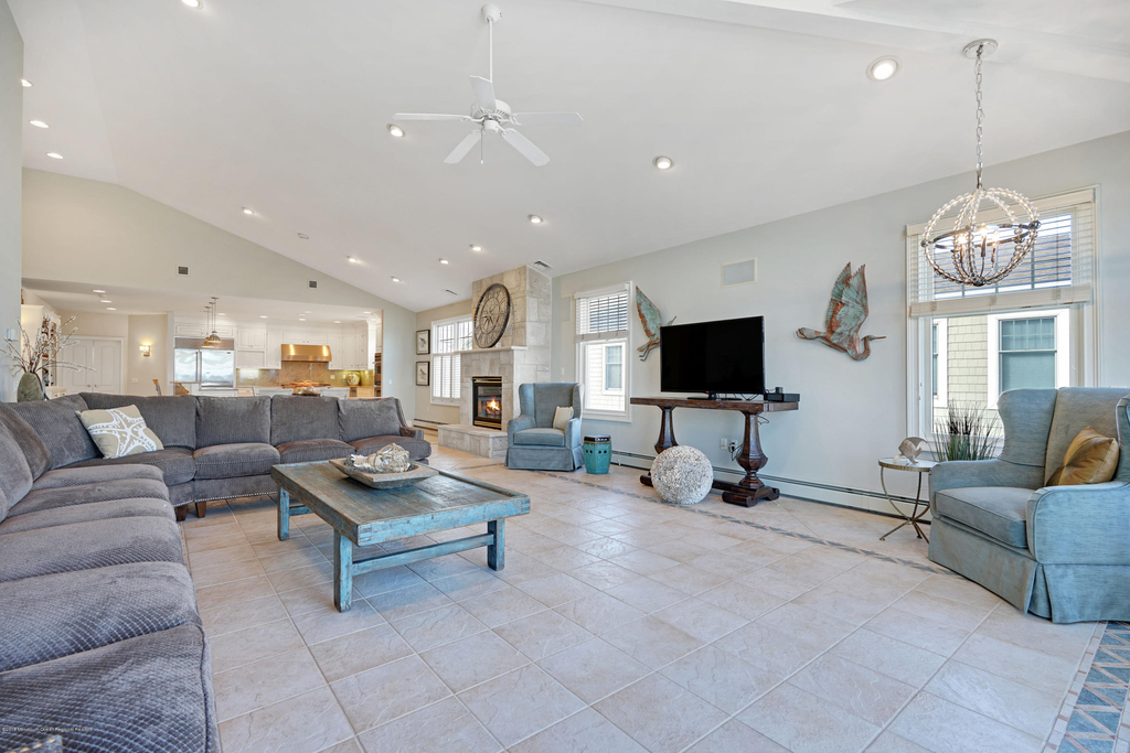 233-3 Beachfront - Photo 6