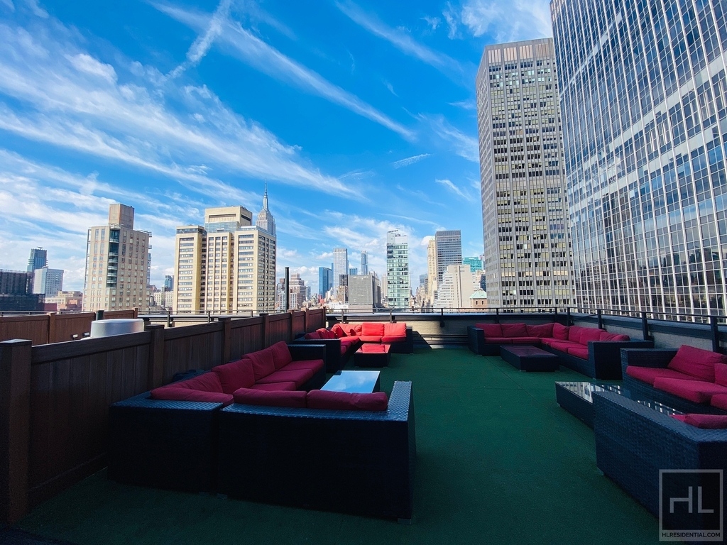 East 39th Street - Photo 6