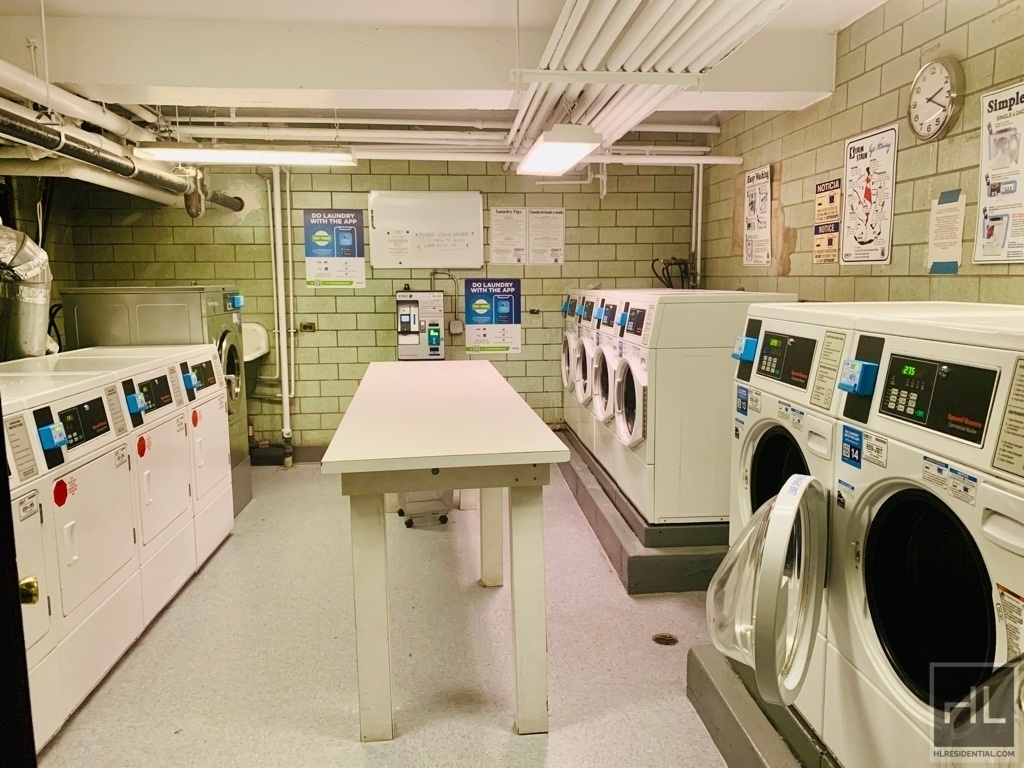 East 35 Street - Photo 6