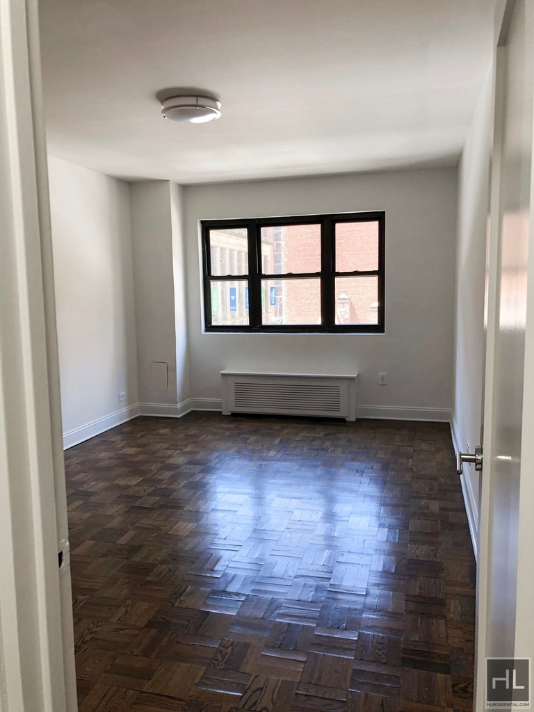 East 35 Street - Photo 2
