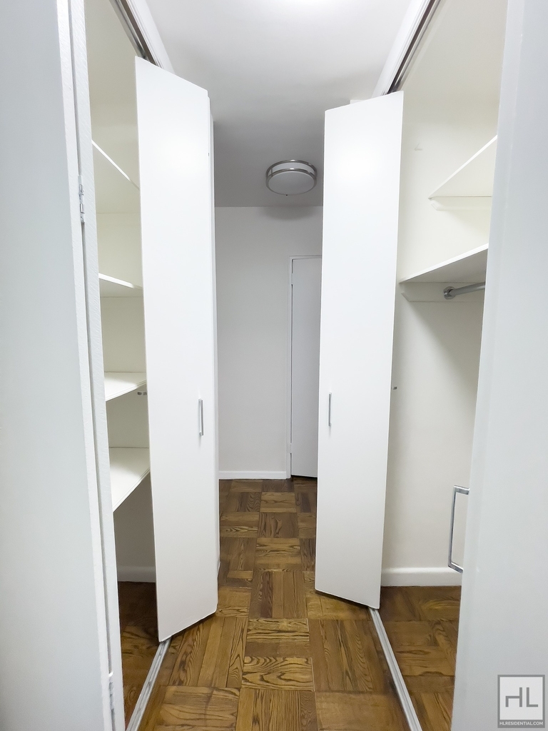 East 35 Street - Photo 6