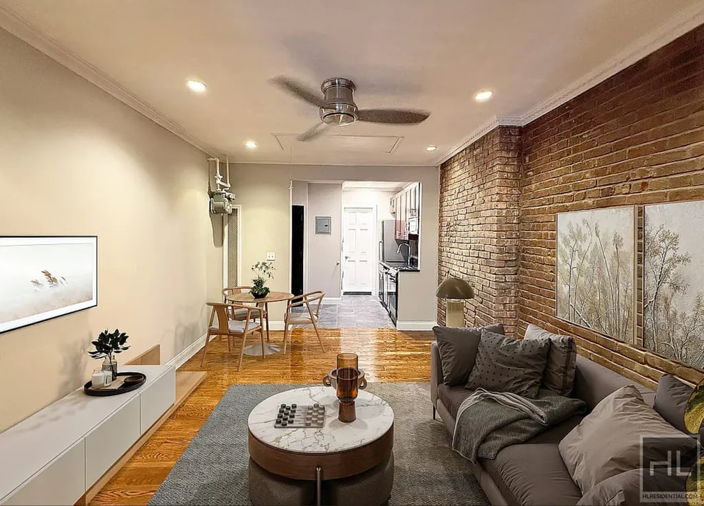 2 Avenue - Photo 0