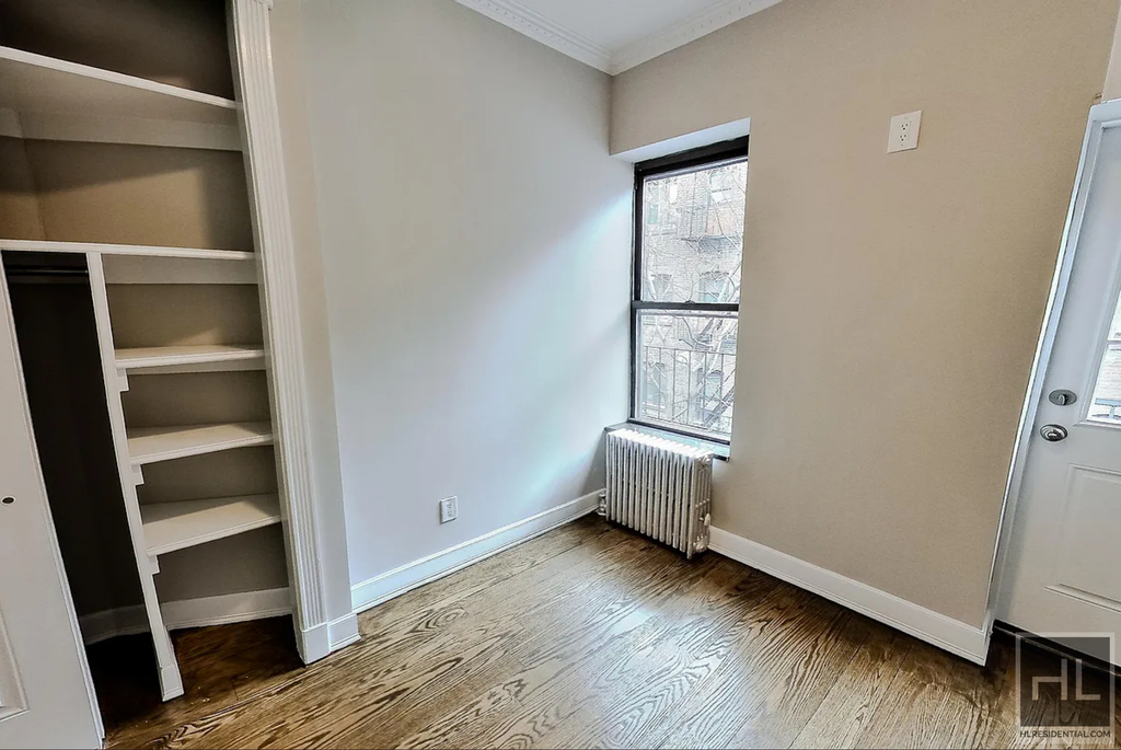 2 Avenue - Photo 4