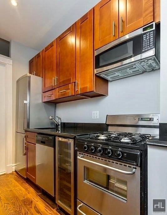 2 Avenue - Photo 5