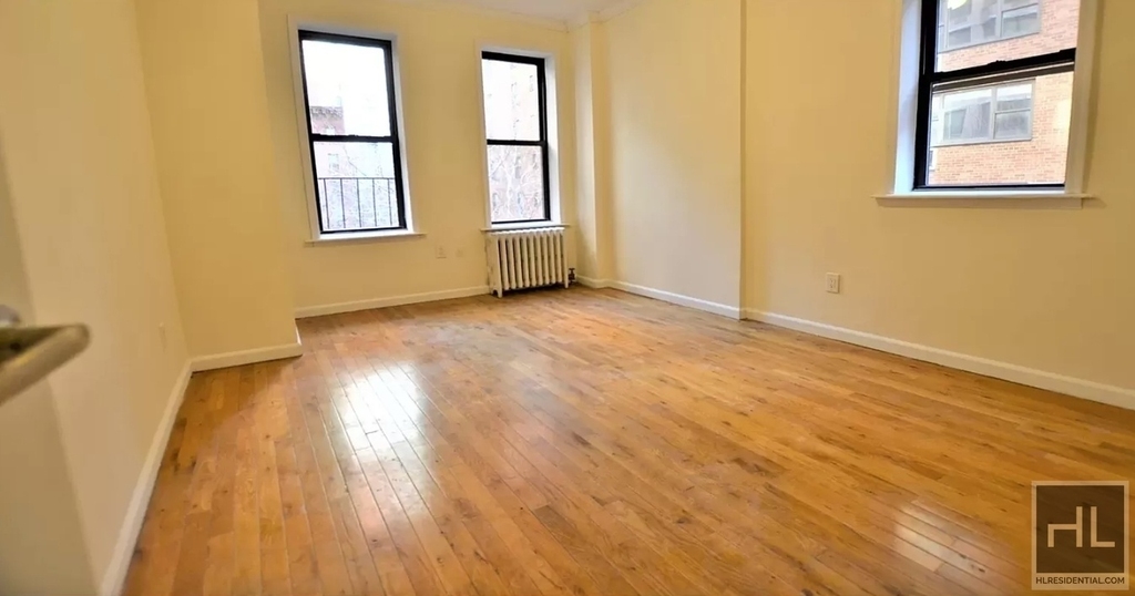 East 38 Street - Photo 0