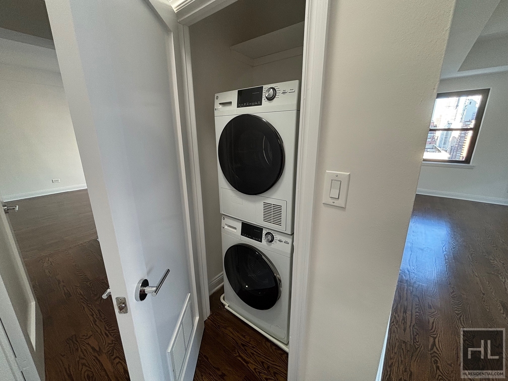 East 57 Street - Photo 8