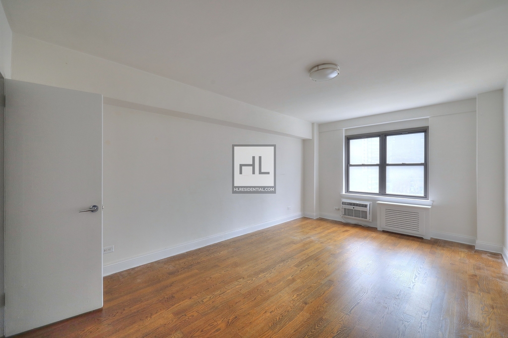 East 57 Street - Photo 3
