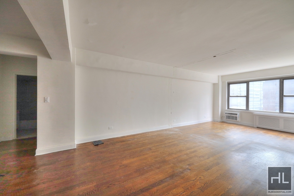 East 57 Street - Photo 2