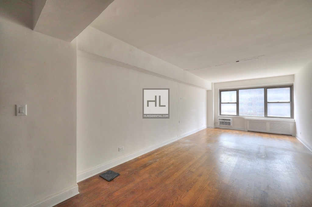 East 57 Street - Photo 1