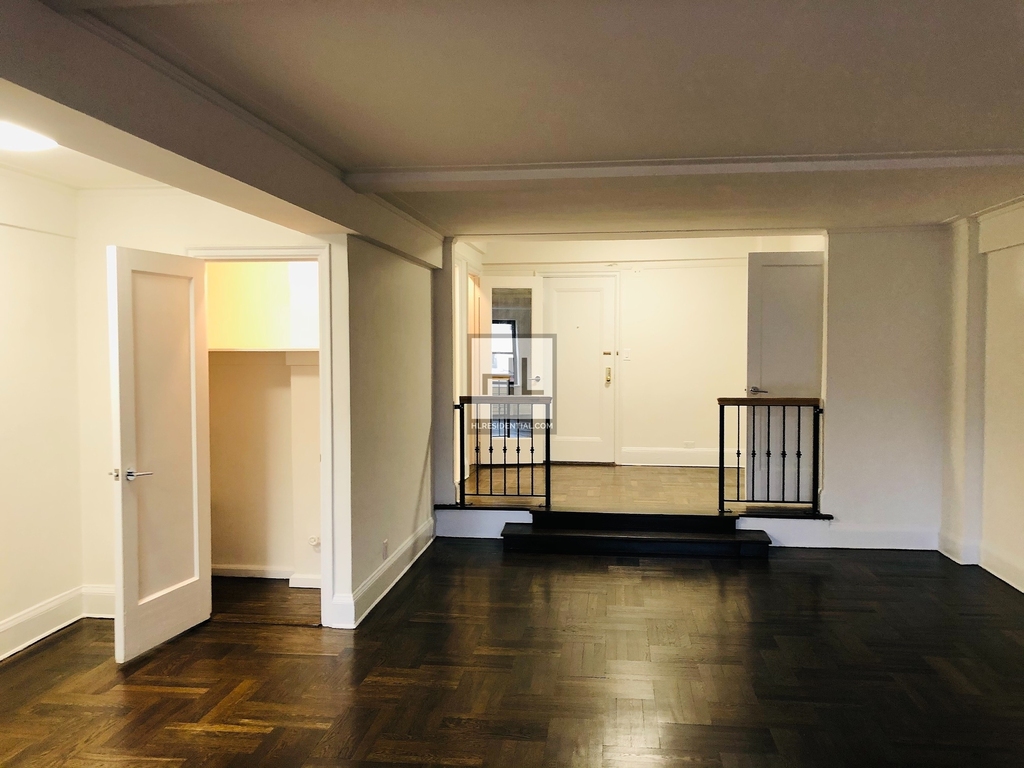 East 38 Street - Photo 5