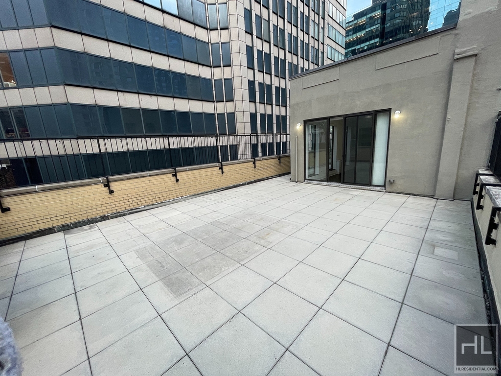 West 55 Street - Photo 3