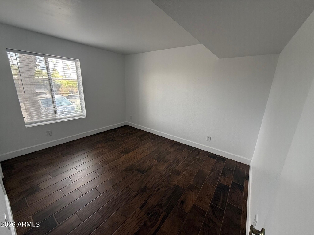 10610 S 48th Street - Photo 7