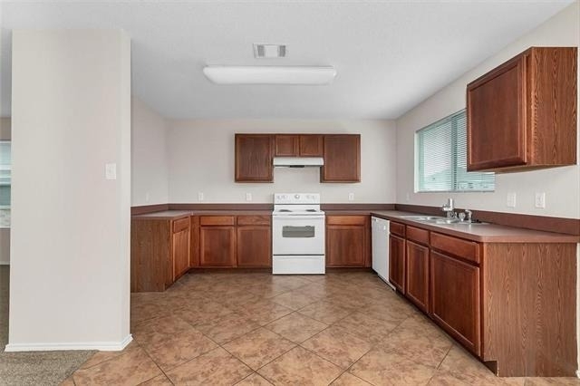 2152 Laughlin Road - Photo 7