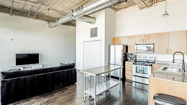 1001 Belleview Street - Photo 3