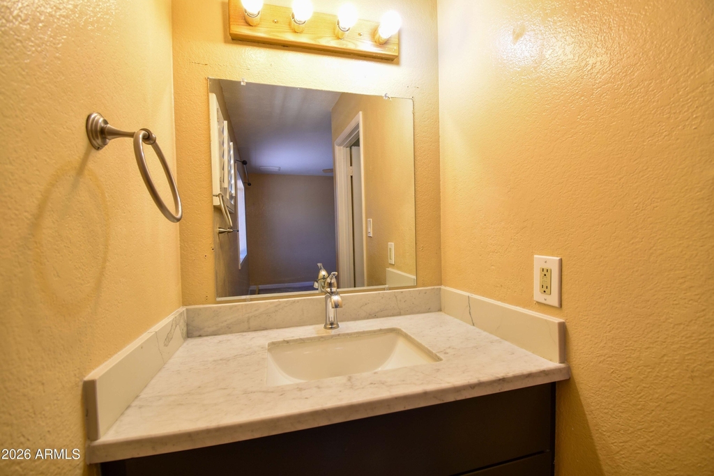 6525 W Mercer Lane - Photo 17