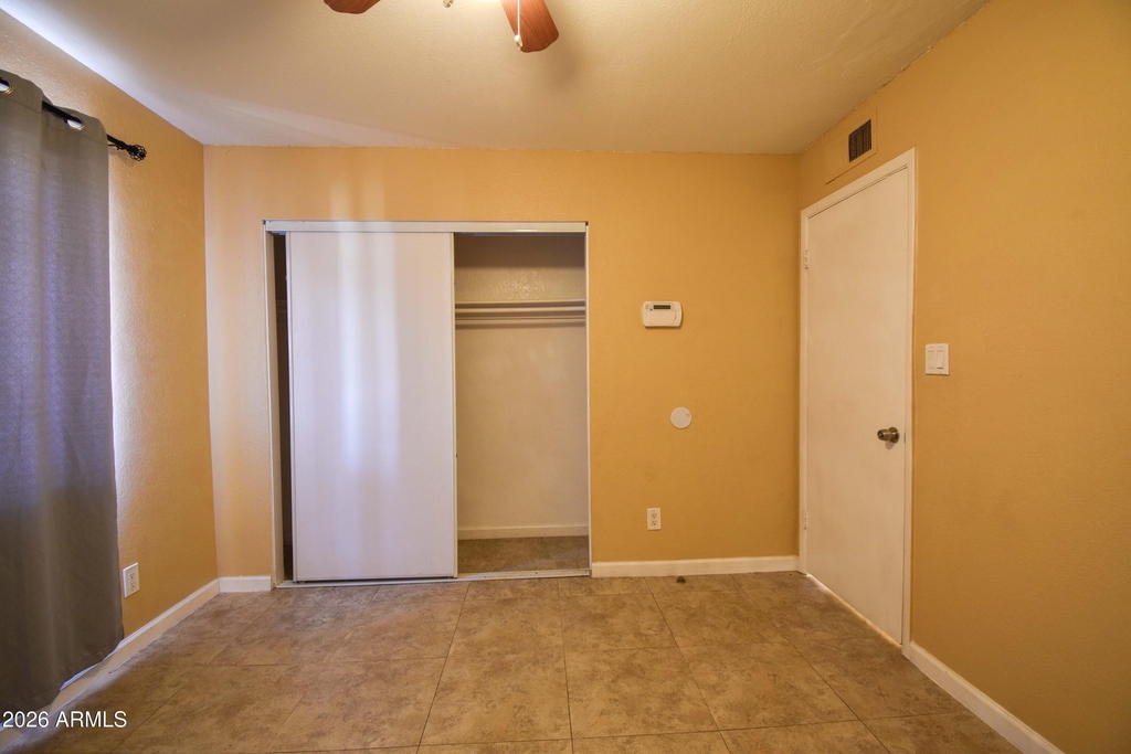 6525 W Mercer Lane - Photo 7