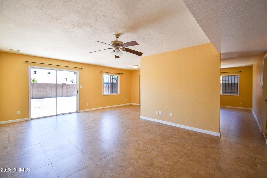 6525 W Mercer Lane - Photo 1