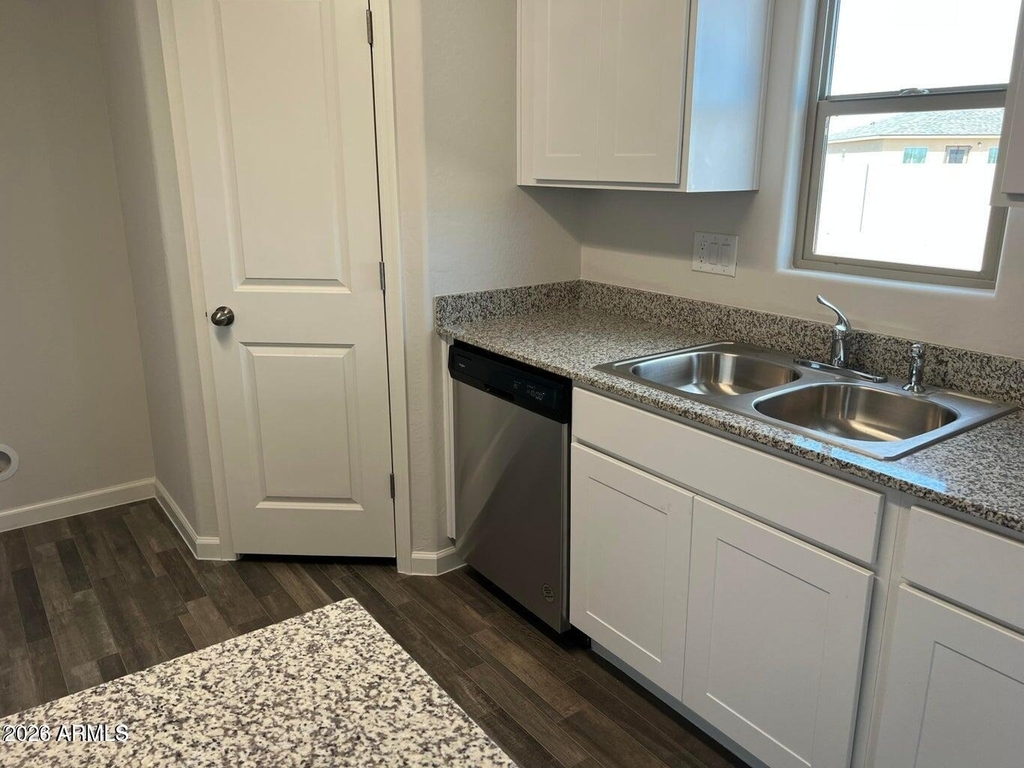 241 S Apache Avenue - Photo 3