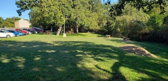 2300 Bamboo Drive - Photo 27