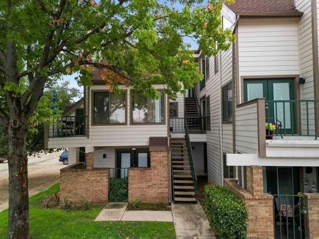 2300 Bamboo Drive - Photo 1