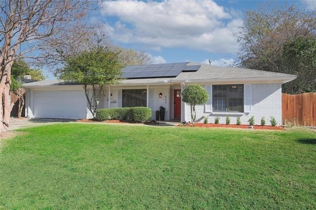 804 Ridgefield Drive - Photo 2
