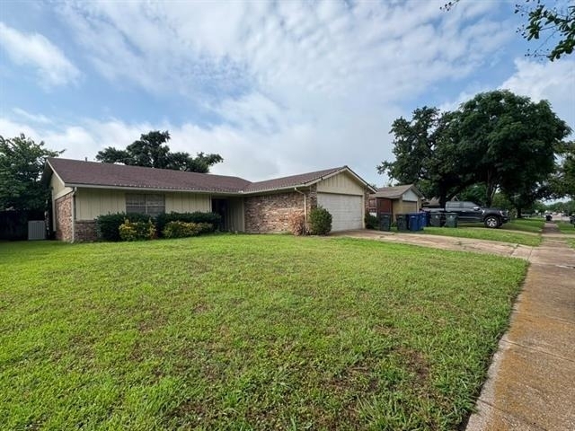 726 Ravencroft Drive - Photo 1