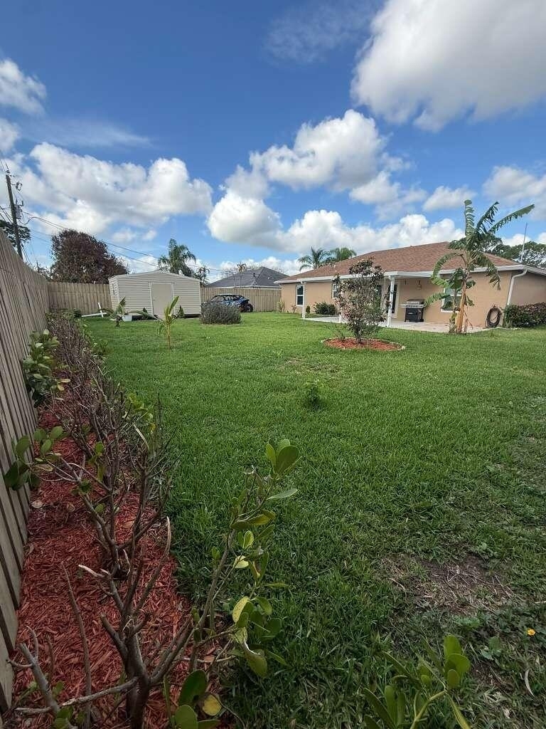349 Nw Hibiscus Street - Photo 20