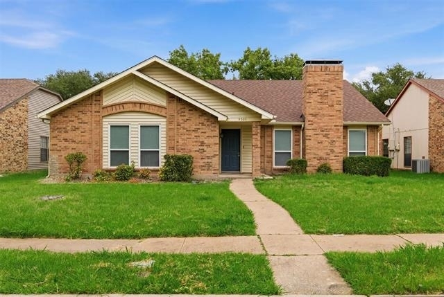 9305 Shipman Street - Photo 0