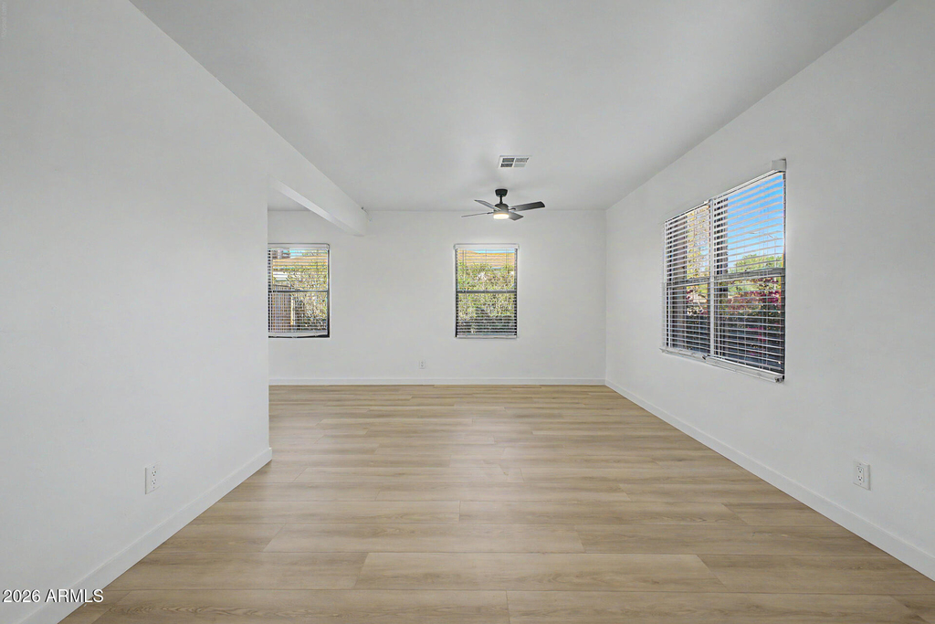 156 W Highland Avenue - Photo 2