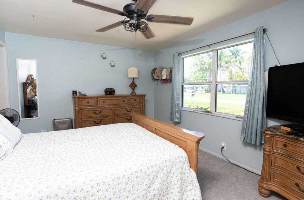 1881 Se Manth Lane - Photo 4