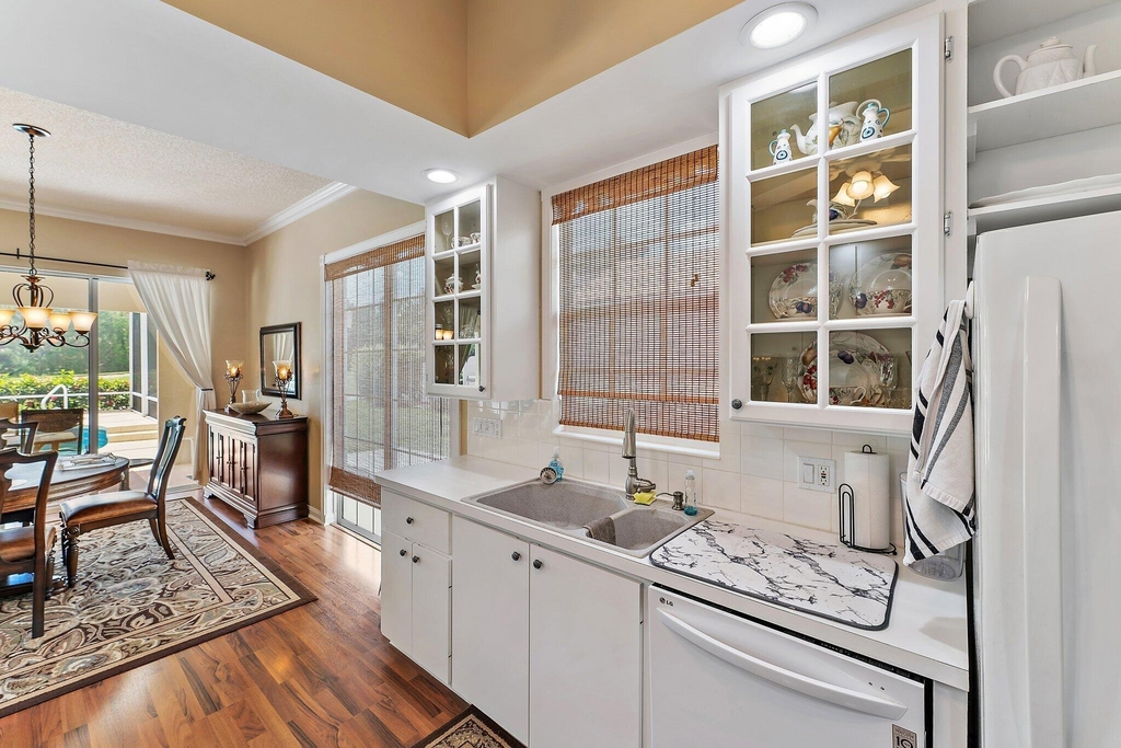 8485 Se Palm Hammock Lane - Photo 10