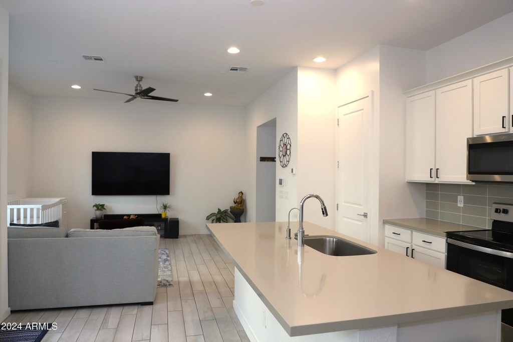 901 S Smith Road - Photo 11