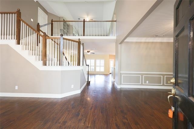 2712 Northview Drive - Photo 2